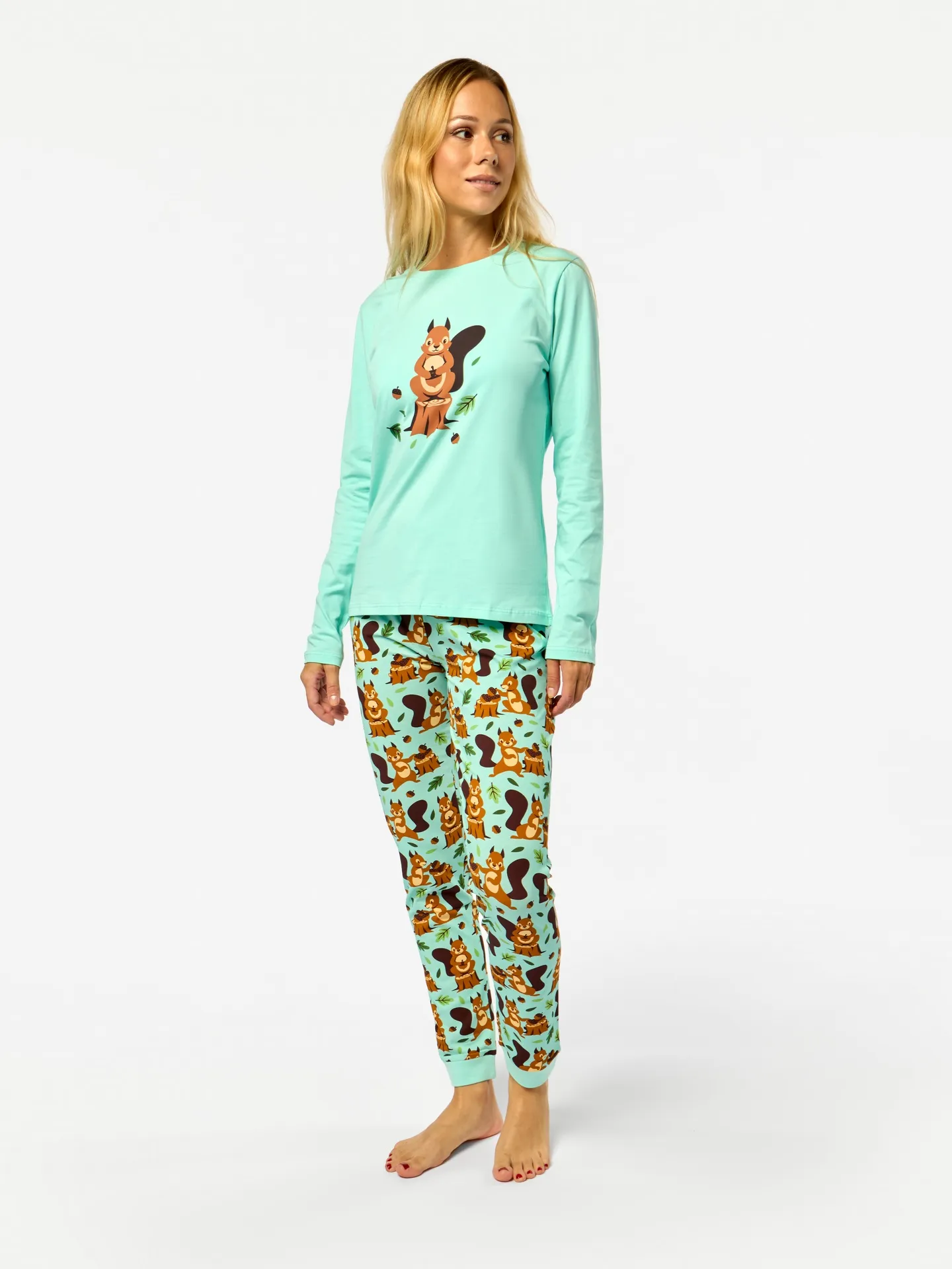 Pyjama rigolo pour femmes Écureuil dans les bois - Image 4